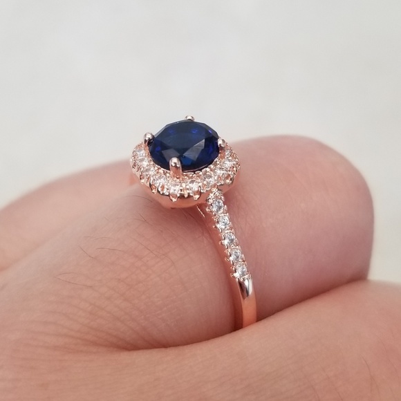18k Sapphire Ring - Picture 8 of 8